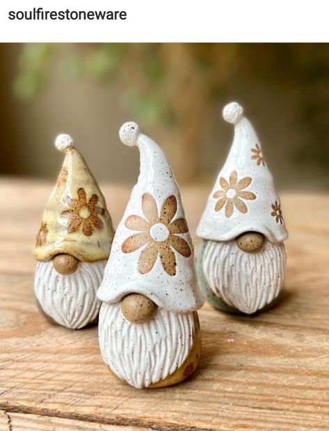 Pottery Christmas Knomes, Diy Air Dry Clay Gnomes, Hand Built Pottery Gnomes, Clay Pottery Knomes, Gnome Pottery Ideas, Ceramic Garden Gnomes, Polymer Clay Gonk, Pottery Gnomes Ideas, Pottery Gnomes Ceramics