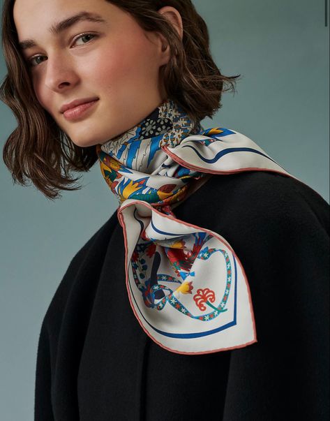 Hermes Scarf Outfit, Hermes Silk, How To Wear A Scarf, Scarf Outfit, Scarf Silk, Hermes Scarf, Lightweight Scarf, How To Wear Scarves, Party Style