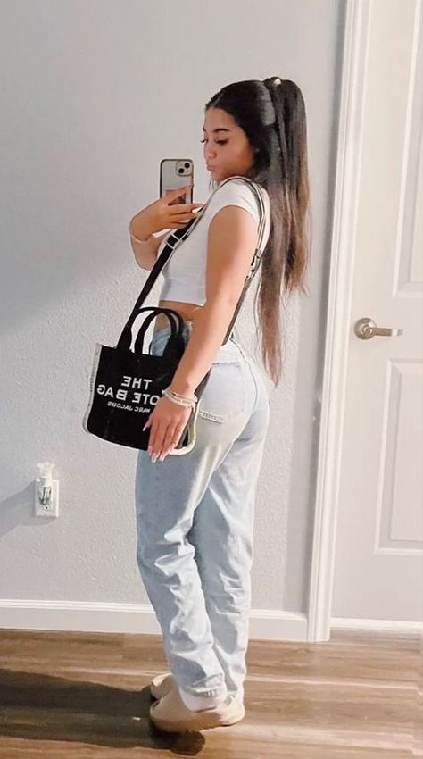 Jeans And Sandals Outfit Casual Baddie, Nathaly Cuevas Outfits, Grocery Outfit Casual, Buchifresa Outfits School, Ig Baddie Outfits Summer, Diy Clothes Ideas, Old Outfits, Latina Fashion Outfits, Outfit Inspo Casual