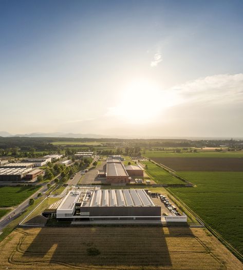 Gallery of A DUE Headquarters / Iotti + Pavarani Architetti - 6 Green Factory, Business Aesthetic, Aerial View, Arch, Photographer, Green, Quick Saves