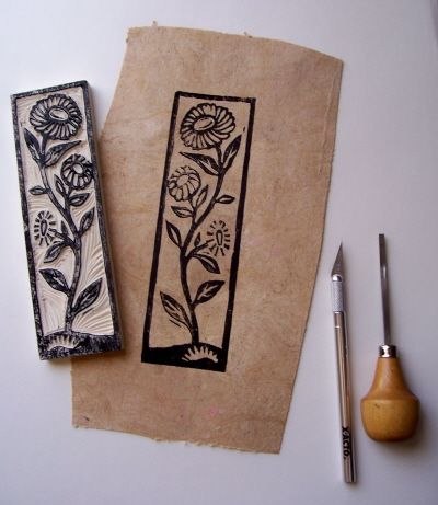 Rubber Eraser Stamps - great affordable printmaking project for kiddos/combine with botanicals for nature study (can't resist my inner Charlotte Mason) Make Your Own Stamp, Bookmark Diy, Woodcut Prints, Printmaking Projects, Eraser Stamp, Linoleum Print, Linocut Printmaking, Hand Carved Stamps, Stamp Carving