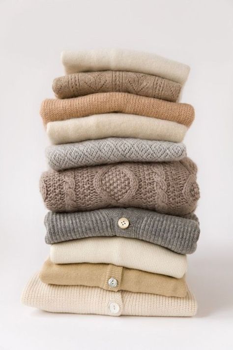 cozy How To Have Style, Neutral Sweaters, Soft Autumn, Winter Gear, Mode Inspiration, Oversized Sweater, Sweater Weather, Look Fashion, Autumn Winter Fashion