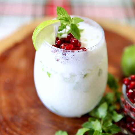 Coconut Mojitos Christmas Drinks With Rum, Coconut Mojito Recipe, Drinks With Rum, Christmas Coconut, Cocktails Made With Rum, Easy Party Drinks, Cranberry Mimosa, Top Dinner Recipes, Coconut Mojito