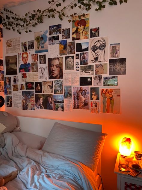 Posters Above Bed Aesthetic, Above Bed Aesthetic, Posters Above Bed, Redecorate Room, Poster Layouts, Bed Aesthetic, Dads Room, Aesthetic Bedroom Ideas, Cute Diy Room Decor