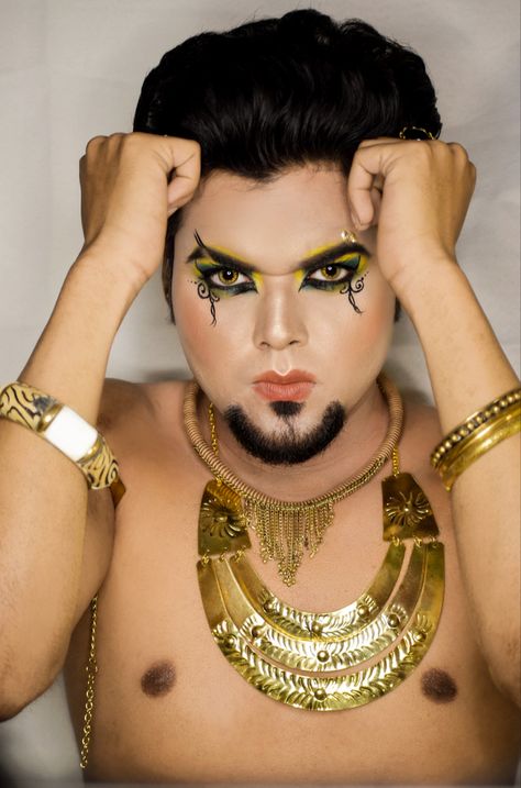 Egyptian Make Up, Egypt Makeup, Historical Makeup, Ancient Civilisation, Egyptian Makeup, Almond Eyes, Male Makeup, Eye Look, Facepaint