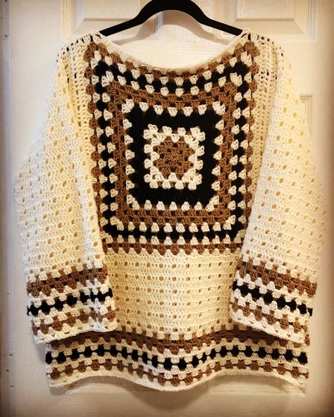 Kroshiya Designs, Granny Stitch Sweater, Shawls Design, Crochet Flower Granny Square Pattern, Crochet Jumper Pattern, Pola Rok, Yarn Crafts Crochet, Crochet Pumpkins, Cozy Fall Vibes