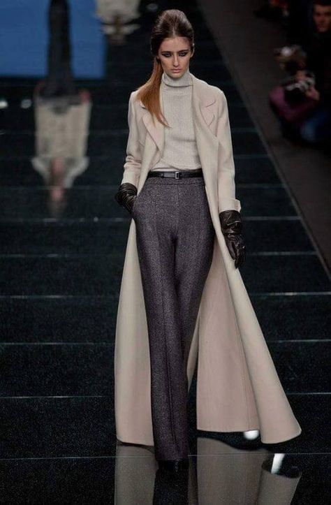 Ermanno Scervino, White Coat, Mode Inspo, Grey Pants, 가을 패션, Work Attire, Mode Inspiration, Long Coat, Look Fashion