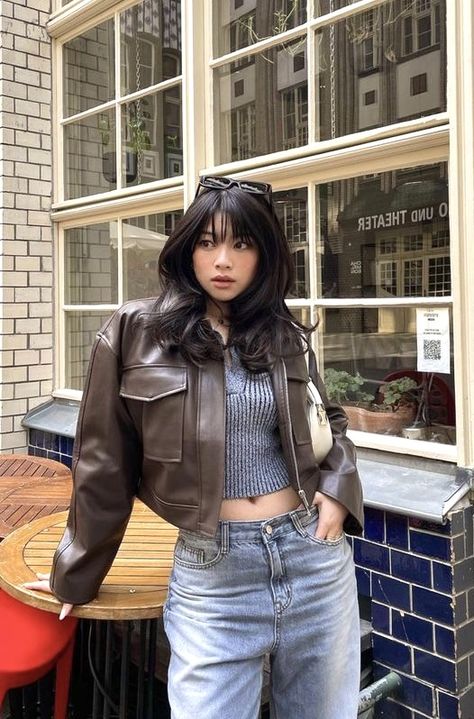 Celebrity! Outfit! Quote! And Aesthetic!, Celebrity Outfit Quote Aesthetic, Pinterest Outfits Aesthetic, Leather Jacket Outfits Women, Art School Outfit, Celebrity Food, Brown Leather Jacket Outfit, Vacation Makeup, Outfits Vacation