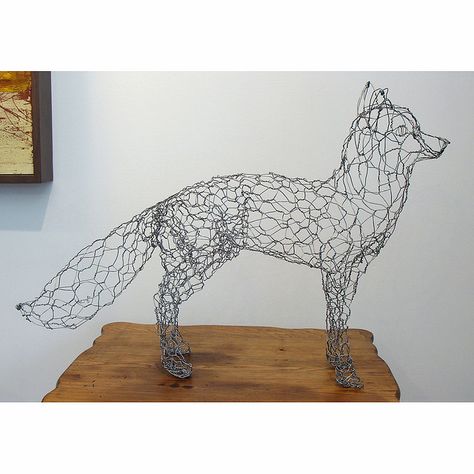 What a great fox wire sculpture by Ruth Jensen. Chicken Wire Projects, Chicken Wire Ghost, Wire Ghosts, Stylo Art, Chicken Wire Sculpture, Chicken Wire Art, Chicken Wire Crafts, Wire Art Sculpture, Art Wire