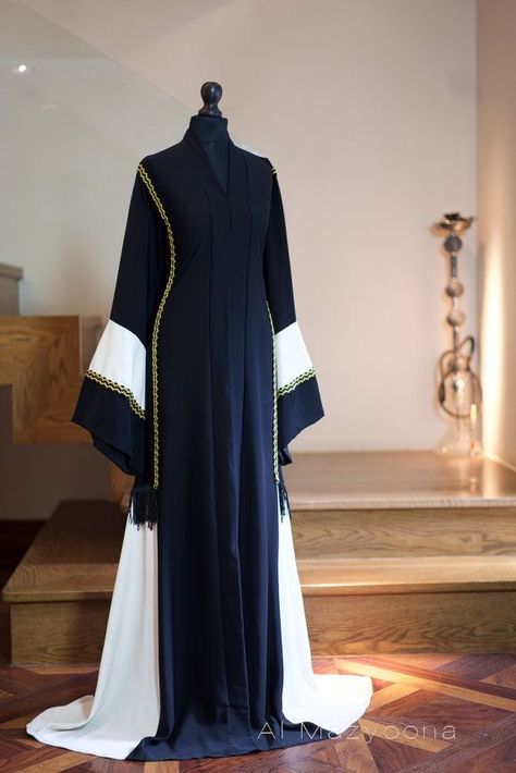 Stylish Abaya, Islamic Fashion Dresses, Modest Dresses Fashion, Mode Abaya, Muslim Fashion Hijab, Modesty Fashion, Muslim Fashion Dress, Abaya Designs, Muslim Fashion Outfits