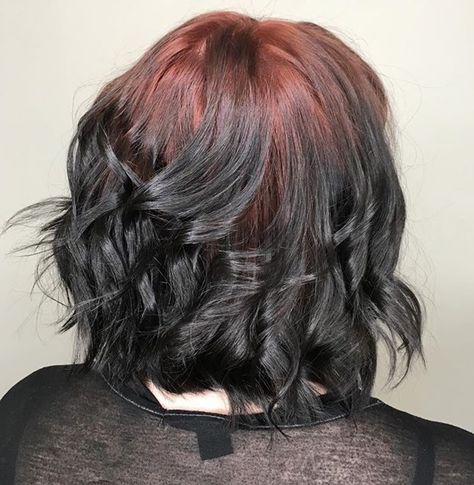 Red Shadow Root Dark Red Hair With Shadow Root, Red Shadow Root Black Hair, Brown Roots Black Hair, Red Hair Shadow Root Dark Brown, Short Red Hair With Black Roots, Black Shadow Root To Red, Shadow Roots, Red Shadow Root, Shadow Root Red Brown