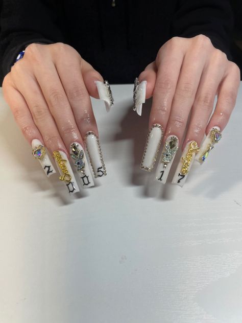 Nails With Zodiac Signs Charms, Libra Themed Nails, 2002 Birthday Nails, Aquarius Nails Art Zodiac Signs, Birthday Nails Scorpio Long, Taurus Constellation Nails, 21st Birthday Nails Virgo, Leo Sign Nails, Sagittarius Acrylic Nails