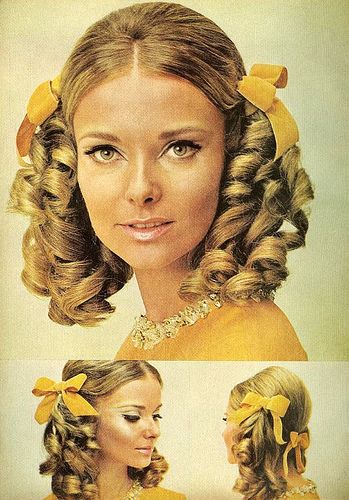 Something between these two hairstyles would show the sweet innocence of Angelique Hairstyles 1970s, 1970s Hair, Hairstyles Vintage, 1970s Hairstyles, 1960s Hair, 60s Hair, Women Braids, Short Women, Hair Women