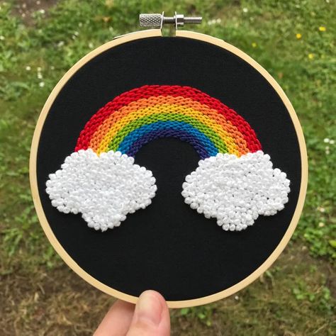 Embroidery Hoop Art Diy, Hand Embroidery Patterns Free, Small Embroidery, Hand Embroidery Patterns Flowers, Hand Embroidery Videos, Diy Embroidery Patterns, Hand Embroidery Tutorial, Handmade Embroidery Designs, Embroidery Stitches Tutorial