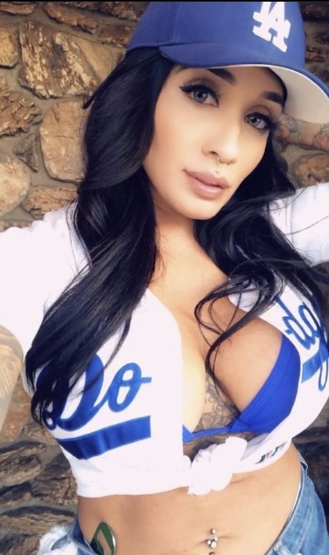 Dodgers Sign, Los Angeles Dodgers Logo, Dodgers Girl, Dodgers Logo, Mexican Women, Dodgers Baseball, Los Angeles Dodgers, Marilyn Monroe, Sports Bra