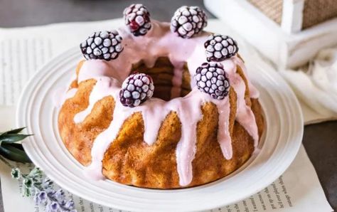 Yogurt Bundt Cake [Vegan] - One Green PlanetOne Green Planet Vegan Yogurt Cake Recipe, Cottage Core Recipes, Yogurt Cake Recipe, Lemon Blueberry Bars, Cottagecore Recipes, Banana Bread Loaf, Plant Based Yogurt, Fluffy Cake, Berry Crumble