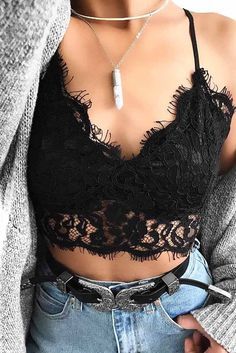 Mode Shoes, Bralette Outfit, Black Lace Bralette, Looks Chic, Cute Summer Outfits, Bra Top, Looks Style, Mode Inspiration, Lingerie Collection