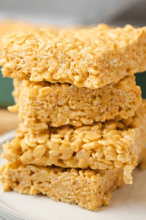 Caramel Rice Krispies, Caramel Rice Krispie Treats, Rice Crispy Bars, Chocolate Caramel Brownies, Rice Krispie Bars, Kitchen Video, Peanut Butter Rice Krispies, Chocolate Caramel Cake, Salted Carmel