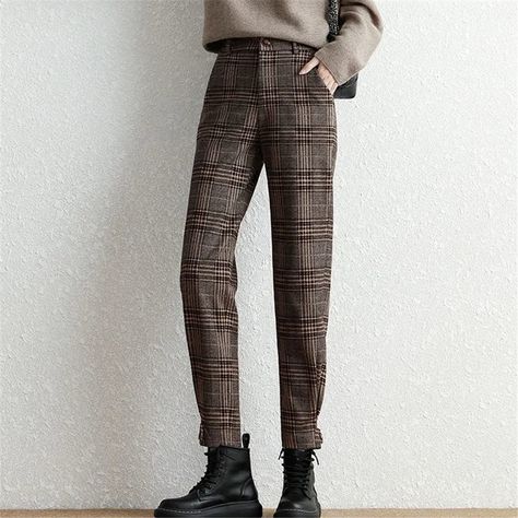 uveng Plaid Trousers Outfit, Boyfriend Trousers, Plaid Pants Outfit, Spring Pants, Winter Trousers, Academia Outfits, Fall Pants, Vintage Trousers, Aesthetic Fits