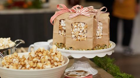 Serves 4 Caramel Popcorn Gift Ideas, Popcorn Display, Spicy Caramel, Caramel Popcorn Recipe, Spicy Popcorn, Holiday Popcorn, Spiced Popcorn, Martha Stewart Christmas, Popcorn Recipes Caramel