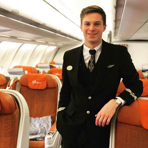 Aeroflot Russian Airlines flight attendant Flight Attendant Men, American Airlines Flight Attendant, Airplane Wallpaper, Bad Picture, Airline Flights, Visual Branding, Men In Uniform, Cabin Crew, American Airlines