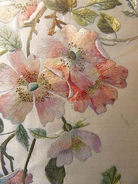 Bordado Jacobean, Couture Embroidery, Embroidered Art, Hand Embroidery Projects, Hand Embroidery Flowers, 수채화 그림, Creative Embroidery, Japanese Embroidery, 자수 디자인