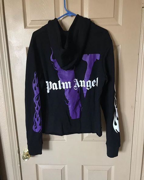 Vlone x Palm Angels Art Basel Miami Pop-Up Hoodie ☔️ Size: M/ Cond: 9.5/10/ Price: $SOLD #vlone #palmangels #vlonepalmangels… Vlone Hoodie, Angels Art, Art Basel Miami, Men's Sweatshirts, Art Basel, Palm Angels, Basel, Adidas Jacket, Mens Sweatshirts