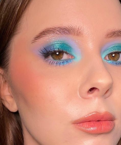 Soft Colorful Makeup, Colorful Makeup Brown Eyes, Pop Of Colour Eye Makeup, Lover Inspired Makeup, Pastel Blue Eyeshadow, Spring Eyeshadow Looks, Pink And Blue Makeup, Pastel Eye Makeup, Spring Makeup Looks