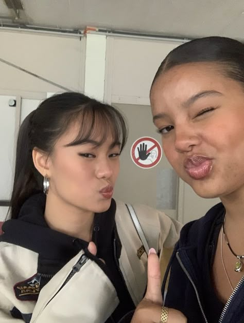 Asian And Black Duo, Asian And Black Friends, Black And Asian Duo, Interacial Couples, Girl Friendship, Best Friends Aesthetic, Cute Friend Pictures, Friends Aesthetic, Bestie Goals