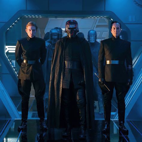 A new promotional photo shows Generals Hux and Pryde alongside Supreme Leader Kylo and the Knights of Ren. General Hux, Knights Of Ren, Domhnall Gleeson, Evil Empire, Star Wars Kylo Ren, Star Wars Empire, Star Wars Wallpaper, Star Wars Artwork, Avengers Memes