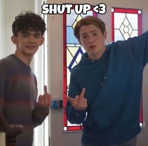 nick and charlie standing by a door with the text “shut up” above them with a heart Funny Heartstopper Memes, Heartstopper Jokes, Heartstopper Memes Funny, Funny Heartstopper, Heartstopper Funny, Heartstopper Meme, Heartstopper Pfp, Heartstopper Memes, Kit Conner