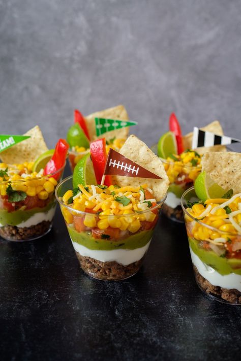 SunFed Ranch Gameday Nacho Cups Nachos In A Cup, Nacho Cups Appetizers, Dip Cups For Party, Pasta Cups Party, Fancy Nacho Bar, Shot Cuterie Board, Shot Cuterie Board Ideas, 40th Birthday Food Ideas, Nacho Board