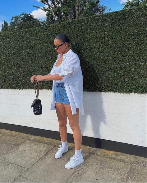 White Button Down With Shorts, Shirt And Denim Shorts, Casual Sporty Outfits, Wanna Recreate, December Outfits, Elegant Summer Outfits, Saturday Outfit, Outing Outfit, White Shirt Outfits