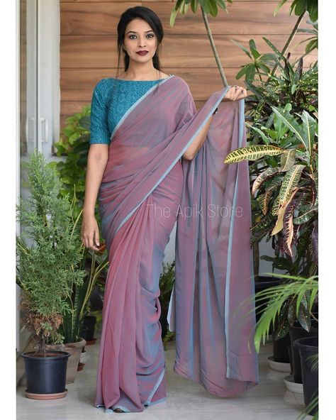 Saree Jacket Designs, Trendy Saree, Keep Me Stylish, Formal Saree, Blouse Designs High Neck, Cotton Saree Blouse Designs, Cotton Saree Blouse, Simple Saree Designs, New Saree Blouse Designs