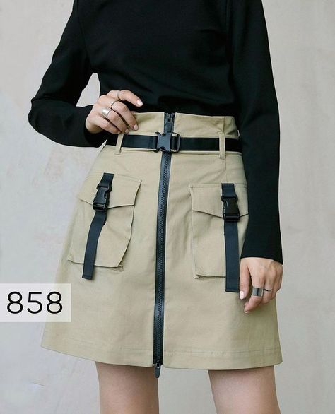 Pattern wants • Instagram Sew Skirt, Sewing Alterations, Knee Skirt, Knee Skirts, Sewing Skirts, Cargo Skirt, Patterned Sheets, Suit Fabric, Box Pleats