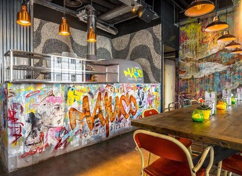 Graffiti Restaurant Design, Restaurant Graffiti, Food Graffiti Wall, Graffiti Restaurant, Burger Concept, Industrial Graffiti Interior Design, Small Restaurant Interior, Graffiti Nightclub, Grafitti Restaurant Interior Design