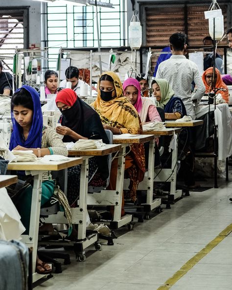 Bangladesh Has Changed Since Rana Plaza. It's Fashion Influencers That Need to Catch Up. United Nations Environment Programme, Simple Scarf, Garment Workers, Scarf Tutorial, Workers Rights, Clothing Factory, Corporate Social Responsibility, Garment Industry, Fashion Revolution