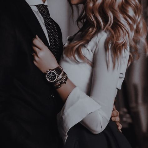 Love Images With Name, Luxury Lifestyle Couple, Luxury Couple, Business Lifestyle, Couple Relationship, Couple Photography Poses, Power Couple, Couple Shoot, Mendoza