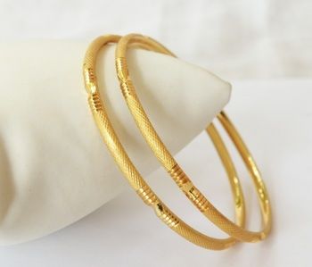 Simple Gold Bangle, Plain Gold Bangles, 22k Gold Bangles, Gold Bangles Indian, Gold Bangles For Women, Gold Bangle Set, Gold Pendant Jewelry, Gold Plated Bangles, Jewelry Bracelets Gold