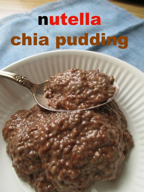 A yummy dessert that you could also eat for breakfast without feeling bad about it. Who doesn't like eating dessert for breakfast? 3/4 cup... Nutella Pudding, Nutella Snacks, Chia Pudding Breakfast, Chia Recipes, Breakfast Parfait, Nutella Recipes Easy, Pudding Chia, Dessert For Breakfast, Chia Seed Recipes Pudding