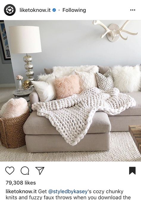 Rustic Chic Living Room, Relaxing Living Room, Small Living Room Layout, Apartment Living Room Design, Chunky Knits, Vogue Knitting, Versace Home, Chic Living Room, Chic Living