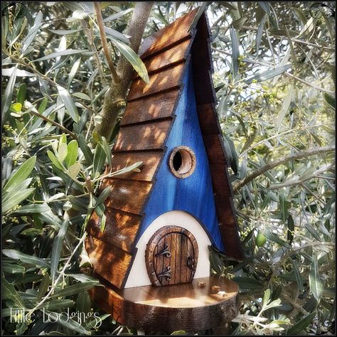 I Build Fairytale-Like Birdhouses For The Tiny Creatures That Live In Your Garden (Part 3) Birdhouse Wedding, Handmade Garden Art, Three Witches, Unique Bird Houses, Pintura Exterior, Bird Houses Diy, Elf House, Bird Boxes, Wood Bird