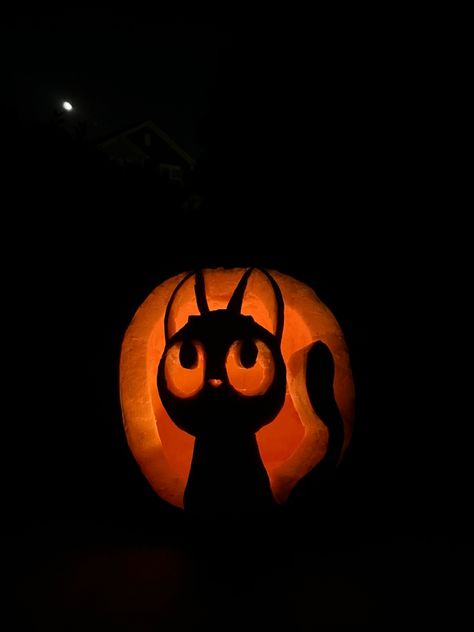 Pumpkin Ideas Studio Ghibli, Studio Ghibli Jack O Lantern, Pumpkin Carved Cat, Cute Halloween Carving Ideas, Jiji Pumpkin Carving, Kiki's Delivery Service Pumpkin Carving, Ghibli Pumpkin Carving Ideas, Kikis Delivery Service Decor, Cat Carving Pumpkins Ideas