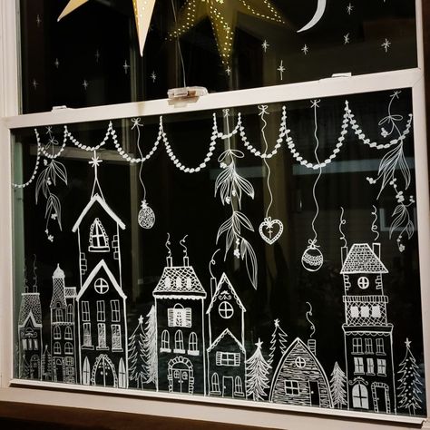 Posca Christmas Window Art, Chalk Pen Window Art Christmas Houses, Christmas Chalk Marker Window, Christmas Village Window Art, Christmas Chalk Window Designs, Holiday Window Chalk Art, Chalk Pen Christmas Window Ideas, Christmas Shop Window Painting, Winter Window Drawing Ideas