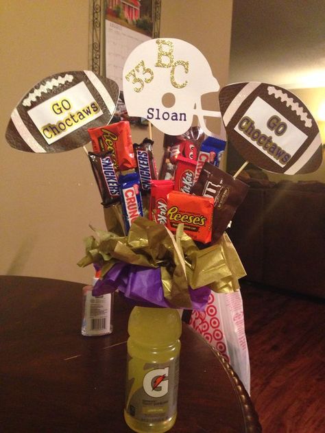 Football Boyfriend Gifts, Senior Football Gifts, Football Gift Baskets, Football Player Boyfriend, Football Player Gifts, Football Crafts, Senior Night Gifts, Valentines Gift Bags, Soccer Boyfriend