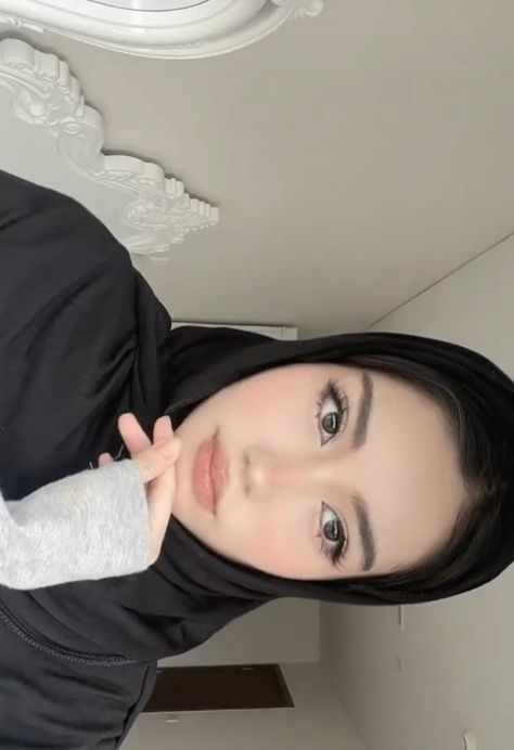 Maliha Xoangxa Hijab, Asian Hijabi, Hijab Makeup Look, Hijabi Makeup Looks, Khaleeji Makeup, Maliha Xoangxa, Turkish Makeup, Muslim Makeup, Arab Makeup