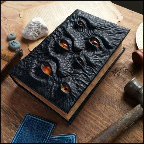 Halloween Spell Book, Cheap Diy Halloween Decorations, Halloween Spells, The Watcher, Theme Harry Potter, Handmade Leather Journal, Halloween Books, Diy Decoration, Handmade Books