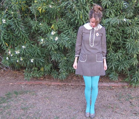 Vintage dress <3 & turquoise tights Lyra Heartstrings, Colored Tights Outfit, 60’s Mod, Colored Tights, Opaque Tights, Clothing Inspiration, Tights Outfit, Mode Inspo, Vintage Dress