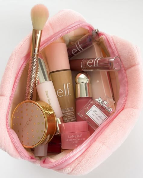 Lalala Girl, Aesthetic Elf, Aesthetic Vanilla Girl, Soft Girl Makeup, Whats In My Makeup Bag, Baby Makeup, Dior Miss Dior, In My Makeup Bag, Viral Makeup