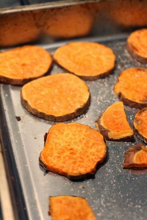 Sweet Potato Rounds. - Mama Loves Food Sweet Potato Dog Chews, Homemade Dog Treat Recipes, Recipes Sweet Potato, Sweet Potato Rounds, Sweet Potato Dog, Potato Rounds, Sweet Potato Chips Baked, Potato Dog, Sweet Potato Slices